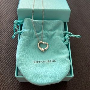 Tiffany & Co. Elsa Peretti®
Open Heart Pendant in Sterling Silver